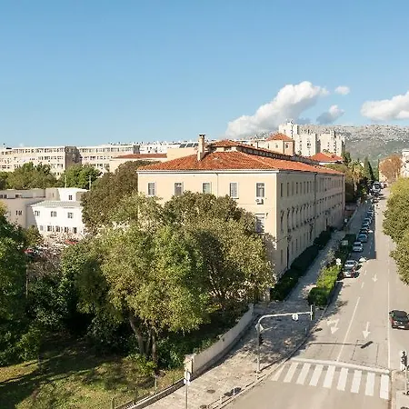 Couette-café Metropole Luxury 4*