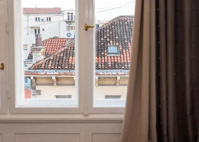 Bed & Breakfast Metropole Luxury 4*