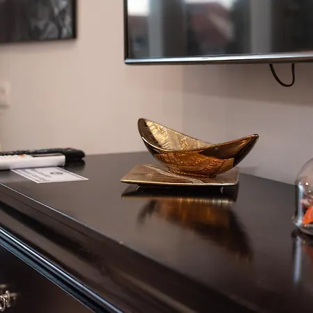 Bed & Breakfast Metropole Luxury 4*