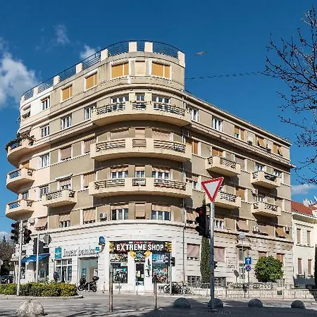 Bed & Breakfast Metropole Luxury 4*